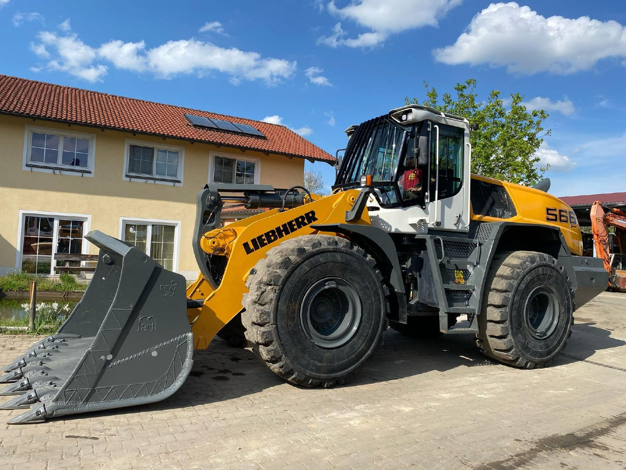Liebherr L 566 X Power - Wheel loader: picture 1 Liebherr L 566 X Power - Wheel loader: picture 1