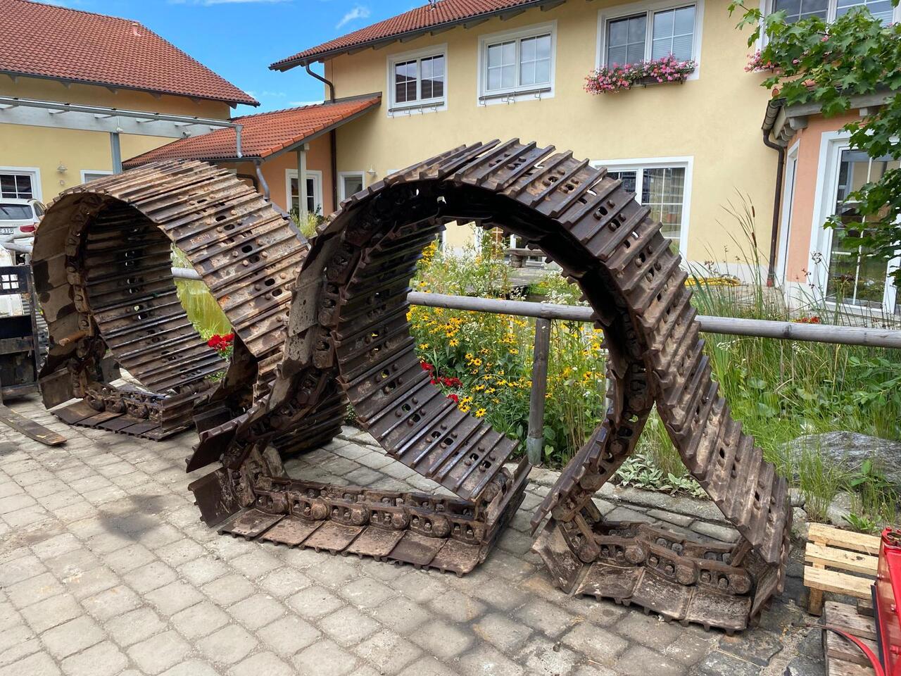 Liebherr R 904 - Track for Construction machinery: picture 5 Liebherr R 904 - Track for Construction machinery: picture 5