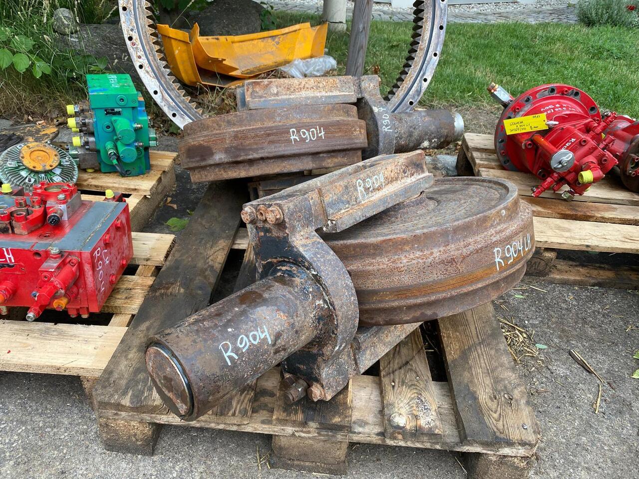 Liebherr R 904 - Undercarriage parts for Construction machinery: picture 2 Liebherr R 904 - Undercarriage parts for Construction machinery: picture 2