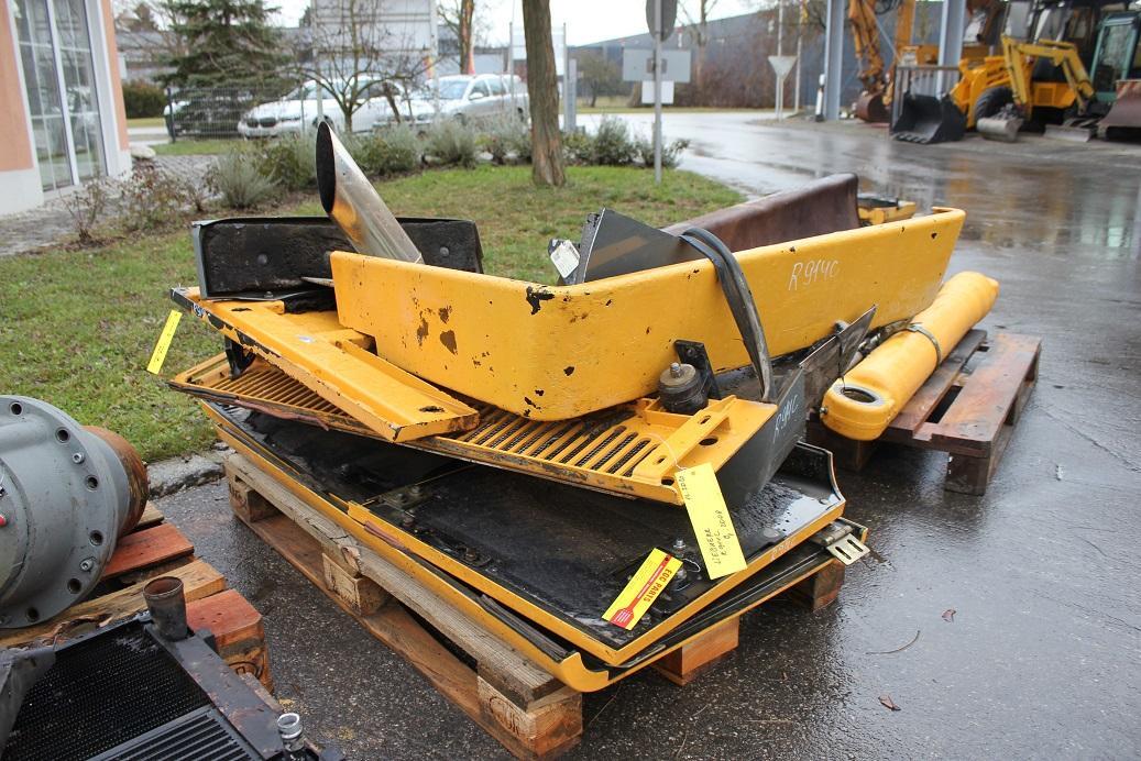 Liebherr R 914 C - Body and exterior for Excavator: picture 1 Liebherr R 914 C - Body and exterior for Excavator: picture 1