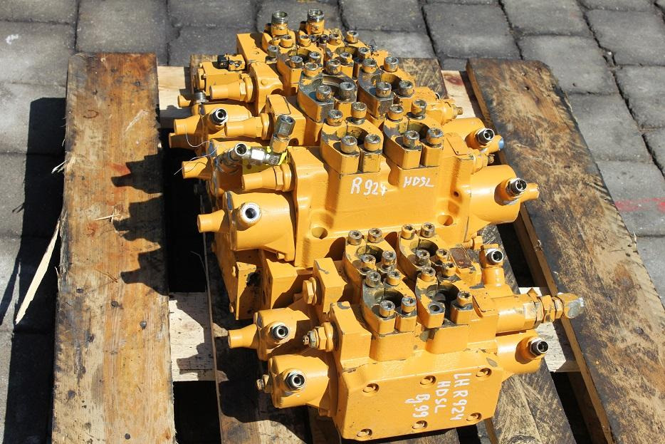Liebherr R 924 HDSL - Hydraulic valve for Construction machinery: picture 2 Liebherr R 924 HDSL - Hydraulic valve for Construction machinery: picture 2