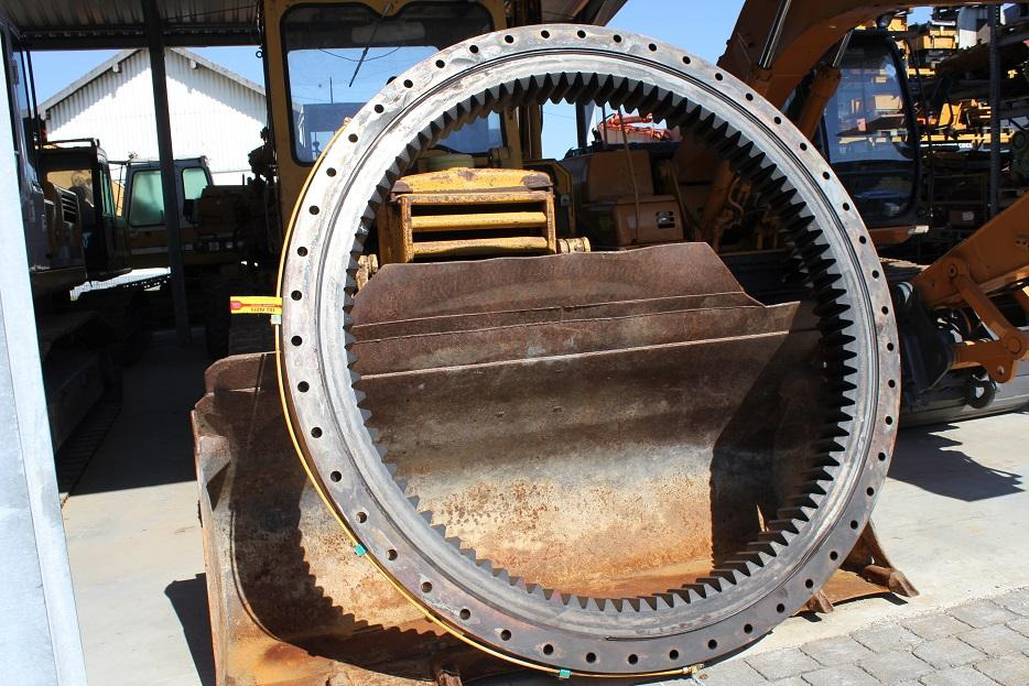 Liebherr R974 - Slewing ring for Construction machinery: picture 1 Liebherr R974 - Slewing ring for Construction machinery: picture 1