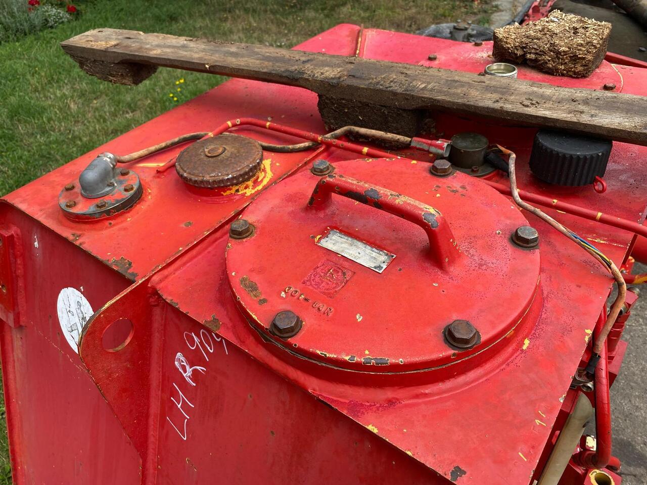 Liebherr R 904 LIT - Spare parts for Crawler excavator: picture 2 Liebherr R 904 LIT - Spare parts for Crawler excavator: picture 2