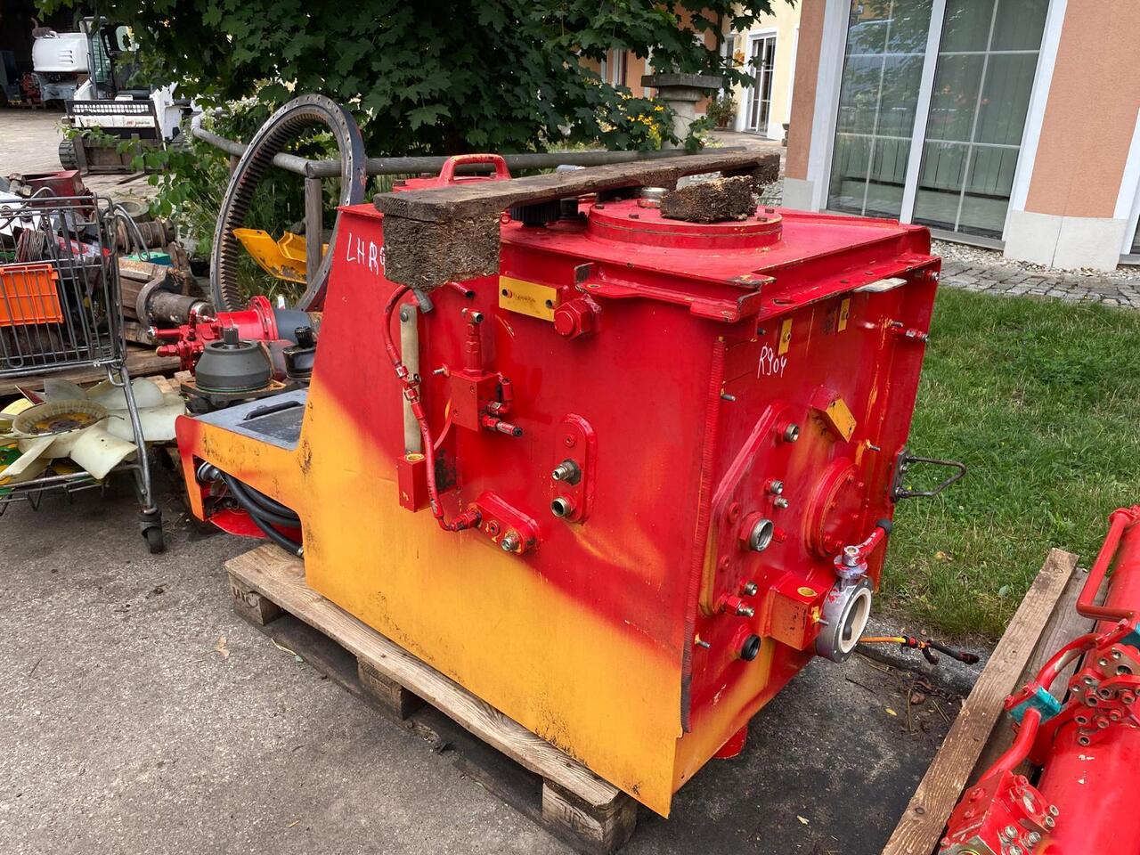 Liebherr R 904 LIT - Spare parts for Crawler excavator: picture 3 Liebherr R 904 LIT - Spare parts for Crawler excavator: picture 3