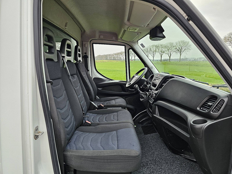 Box van Iveco Daily 35S18 AC 3.0 LTR EURO6: picture 6