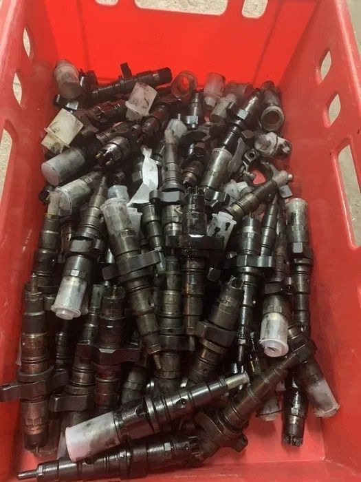 IVECO Eurocargo Używane do regeneracji 0445120007 IVECO - Injector for Truck: picture 1 IVECO Eurocargo Używane do regeneracji 0445120007 IVECO - Injector for Truck: picture 1