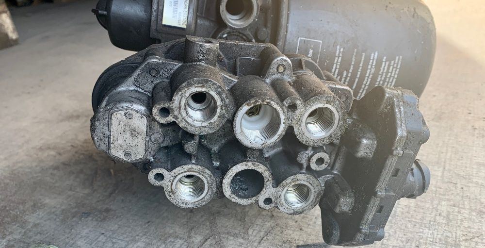 Knorr-Bremse Zespół przygotowania powietrza LA8609 IVECO Stralis truck - Air intake system for Truck: picture 5 Knorr-Bremse Zespół przygotowania powietrza LA8609 IVECO Stralis truck - Air intake system for Truck: picture 5