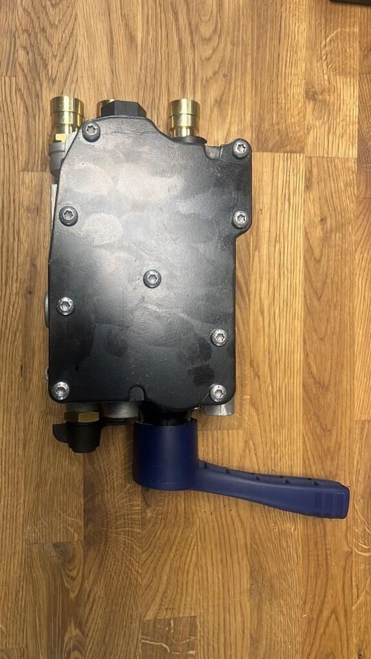 Nowy Zawór Sterowania Platformy Naczepy WABCO 4630905000 ETASC D 4630905000 - Hydraulic valve for Truck: picture 2 Nowy Zawór Sterowania Platformy Naczepy WABCO 4630905000 ETASC D 4630905000 - Hydraulic valve for Truck: picture 2