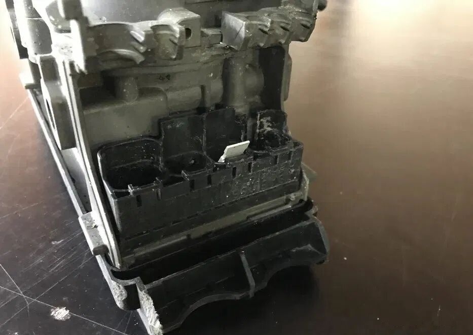 Volvo FH 4 Demontaż K029247 Volvo FH 4 Demontaż K029247 truck - Brake valve for Truck: picture 2 Volvo FH 4 Demontaż K029247 Volvo FH 4 Demontaż K029247 truck - Brake valve for Truck: picture 2