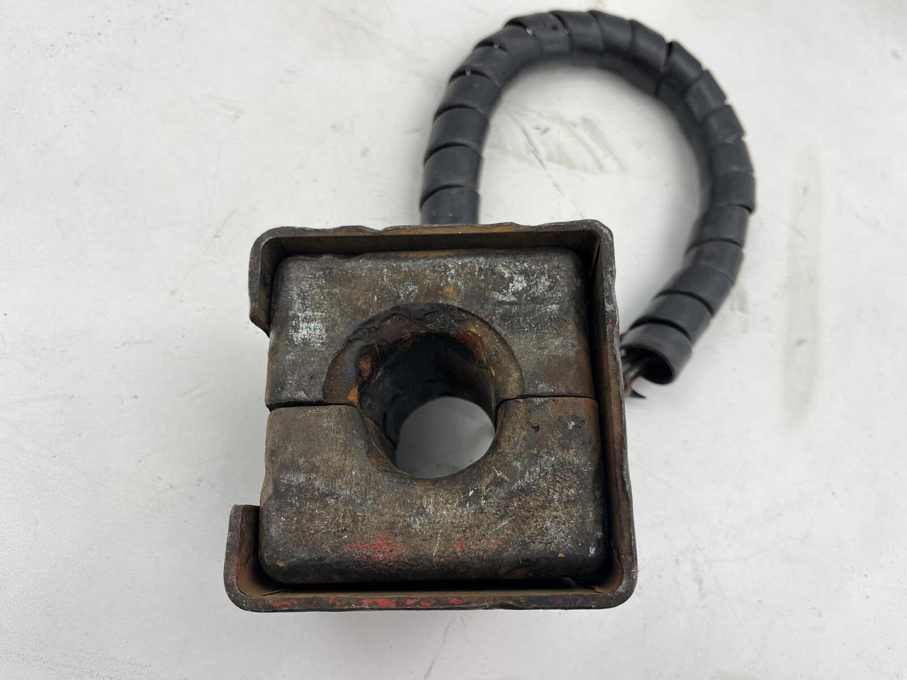 FAUN ATF 40G-2 Hoist limit weight with bracket complete - Counterweight for Mobile crane: picture 5 FAUN ATF 40G-2 Hoist limit weight with bracket complete - Counterweight for Mobile crane: picture 5