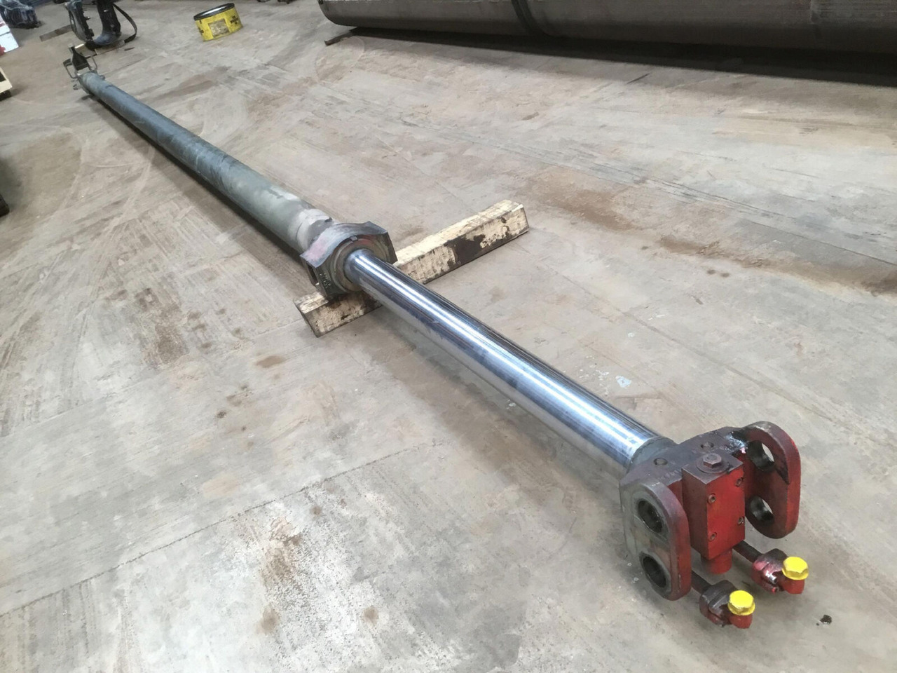 FAUN ATF 50 G-3 telescopic cylinder - Hydraulic cylinder for Mobile crane: picture 1 FAUN ATF 50 G-3 telescopic cylinder - Hydraulic cylinder for Mobile crane: picture 1