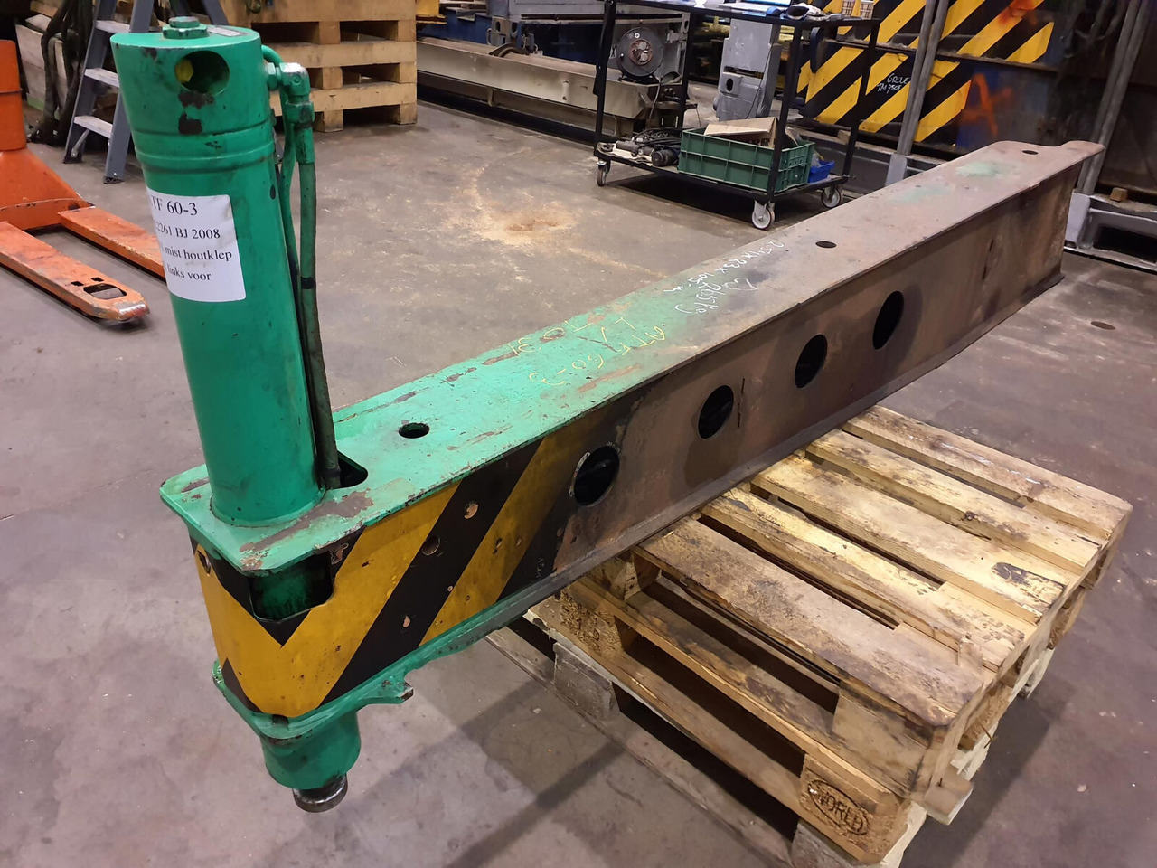 FAUN ATF 60-3 front outigger beam - Suspension for Mobile crane: picture 2 FAUN ATF 60-3 front outigger beam - Suspension for Mobile crane: picture 2