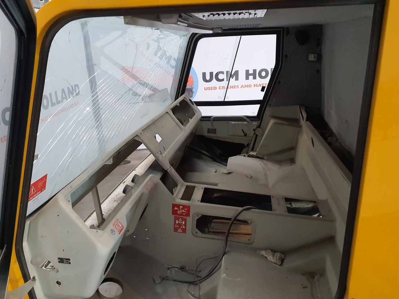 FAUN ATF model lower cabin - Cab for Mobile crane: picture 5 FAUN ATF model lower cabin - Cab for Mobile crane: picture 5