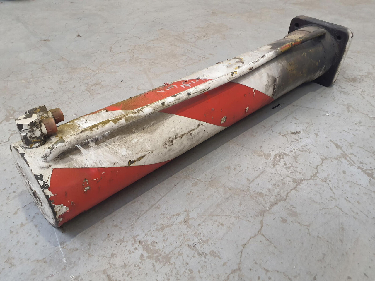 FAUN RTF 30 outrigger cylinder - Hydraulic cylinder for Mobile crane: picture 4 FAUN RTF 30 outrigger cylinder - Hydraulic cylinder for Mobile crane: picture 4