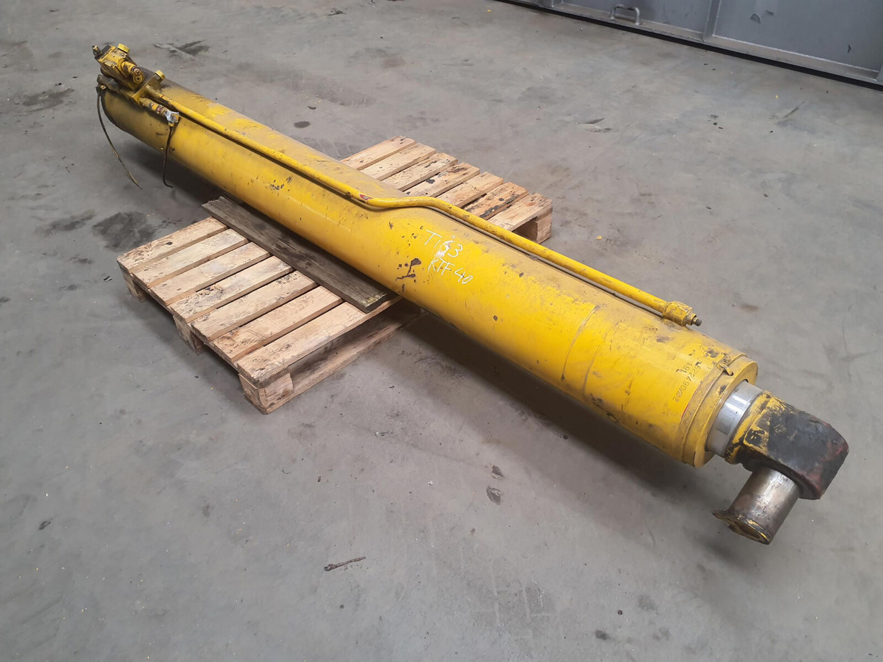 FAUN RTF 40-3 luffing cylinder - Hydraulic cylinder for Mobile crane: picture 2 FAUN RTF 40-3 luffing cylinder - Hydraulic cylinder for Mobile crane: picture 2