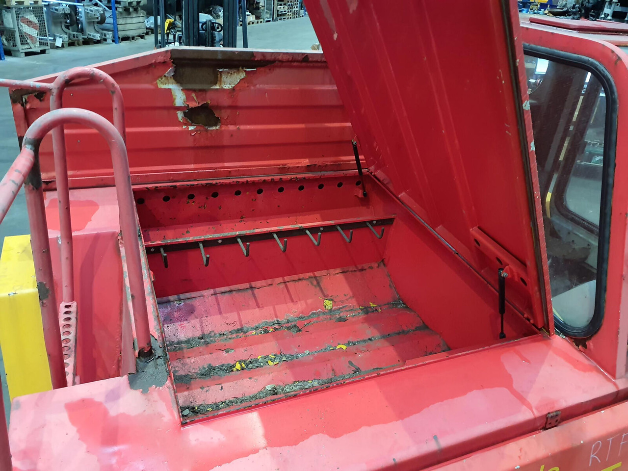 FAUN RTF 50-3 lower cabin - Cab for Mobile crane: picture 5 FAUN RTF 50-3 lower cabin - Cab for Mobile crane: picture 5