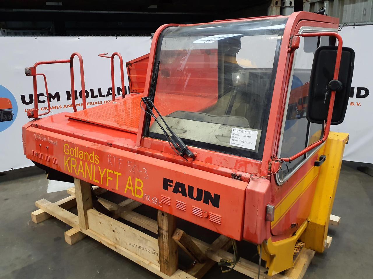 FAUN RTF 50-3 lower cabin - Cab for Mobile crane: picture 1 FAUN RTF 50-3 lower cabin - Cab for Mobile crane: picture 1