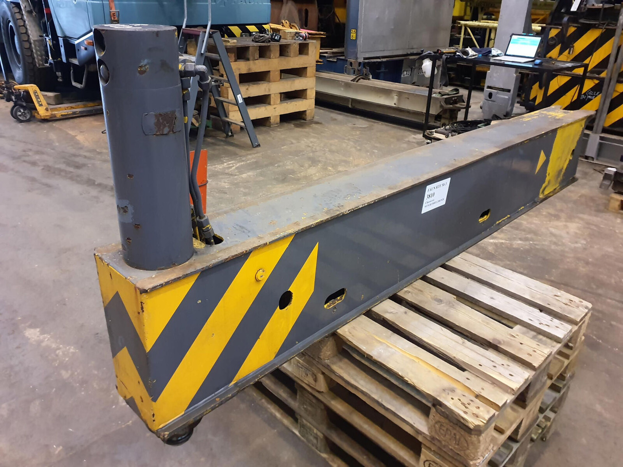 FAUN RTF 50-3 outrigger beam front complete - Suspension for Mobile crane: picture 2 FAUN RTF 50-3 outrigger beam front complete - Suspension for Mobile crane: picture 2