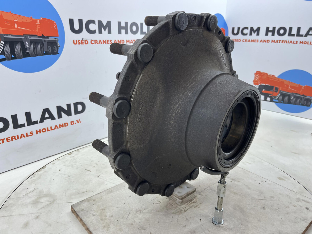 Grove GMK 3050 Megatrak wheel hub - Wheel hub for Crane: picture 3 Grove GMK 3050 Megatrak wheel hub - Wheel hub for Crane: picture 3