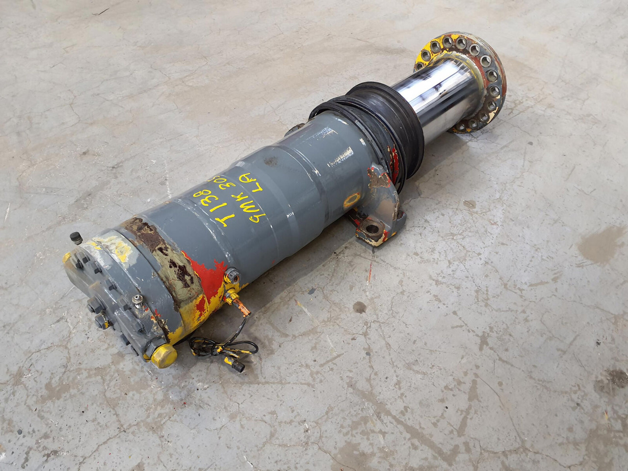 Grove GMK 3050 suspension cylinder - Hydraulic cylinder for All terrain crane: picture 4 Grove GMK 3050 suspension cylinder - Hydraulic cylinder for All terrain crane: picture 4