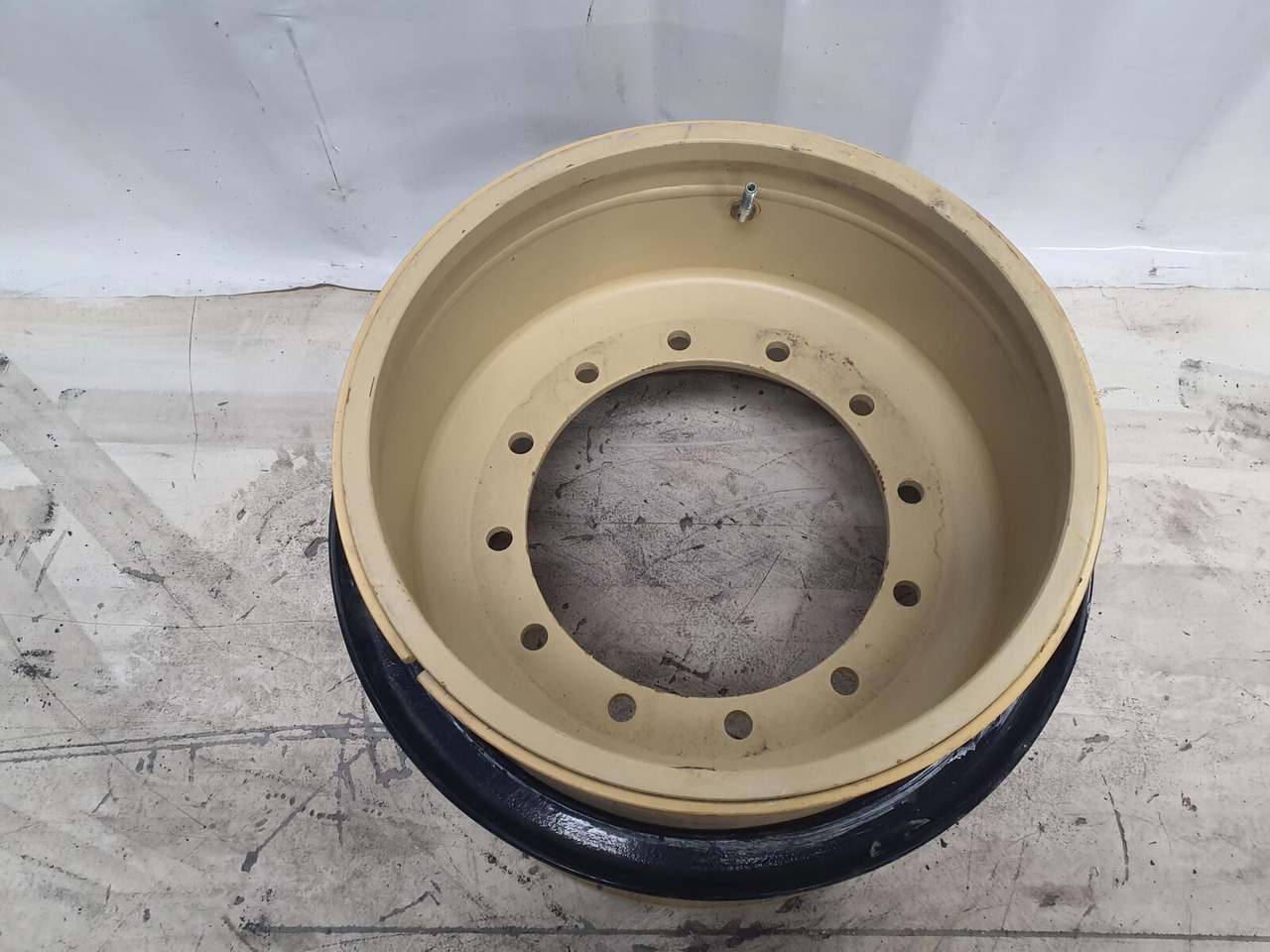 Grove Rim 525/80R25 12 20.5 3p - Rim for Crane: picture 2 Grove Rim 525/80R25 12 20.5 3p - Rim for Crane: picture 2