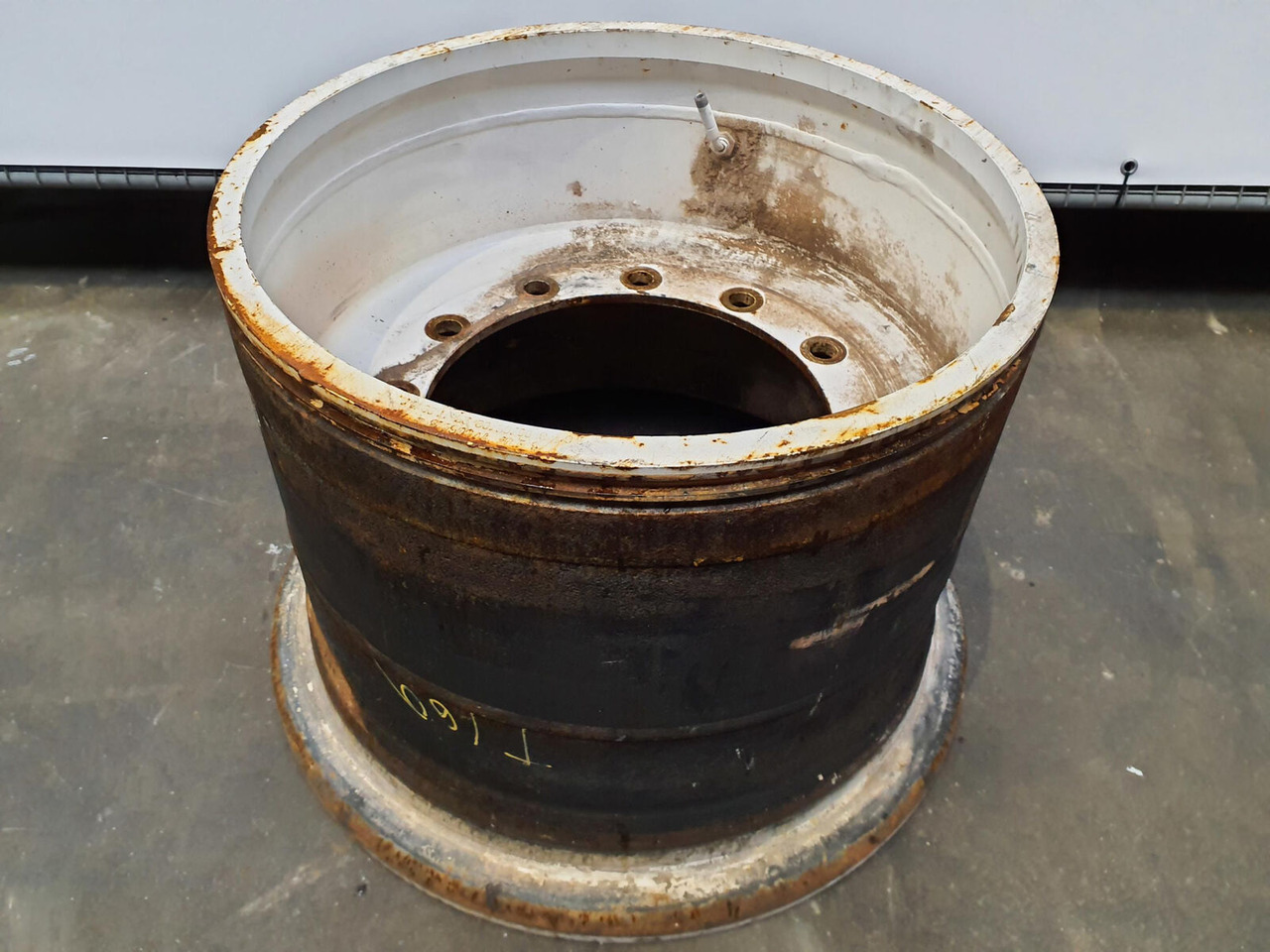 Grove Rim 525/80R25 12 23 3p - Rim for Crane: picture 1 Grove Rim 525/80R25 12 23 3p - Rim for Crane: picture 1