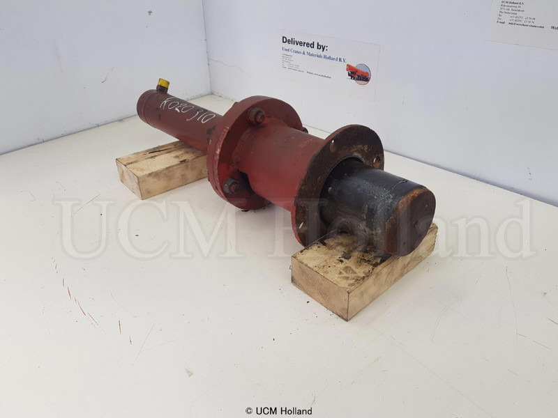 Krupp 350 GMT counterweight locking cylinder - Hydraulic cylinder for Crane: picture 3 Krupp 350 GMT counterweight locking cylinder - Hydraulic cylinder for Crane: picture 3
