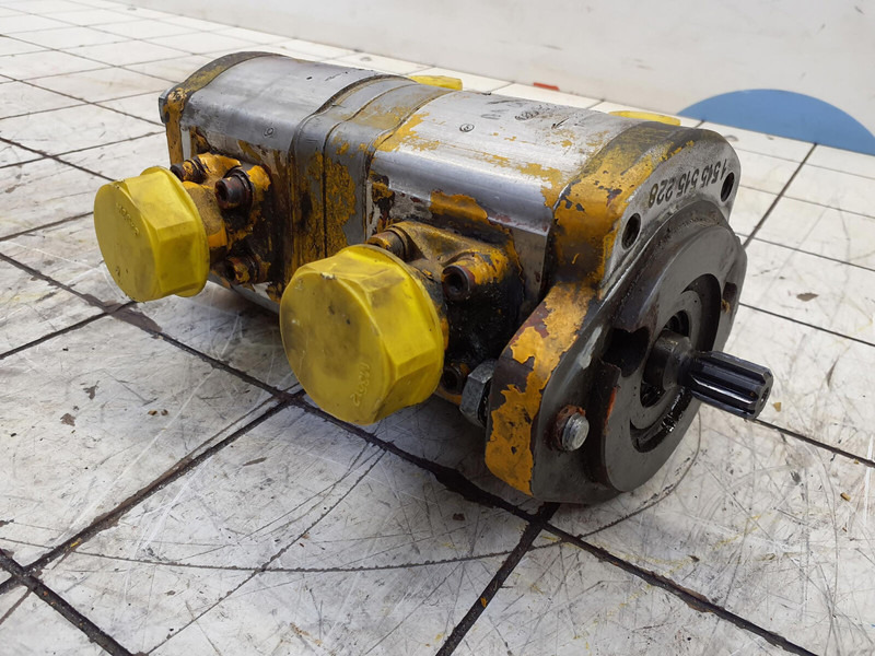 Krupp KMK 2025 dual gear pump - Hydraulic pump for Crane: picture 4 Krupp KMK 2025 dual gear pump - Hydraulic pump for Crane: picture 4