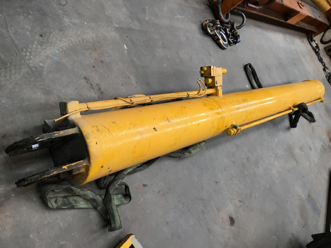 Liebherr LTM 1030-2 boom cylinder - Hydraulic cylinder for Mobile crane: picture 3 Liebherr LTM 1030-2 boom cylinder - Hydraulic cylinder for Mobile crane: picture 3