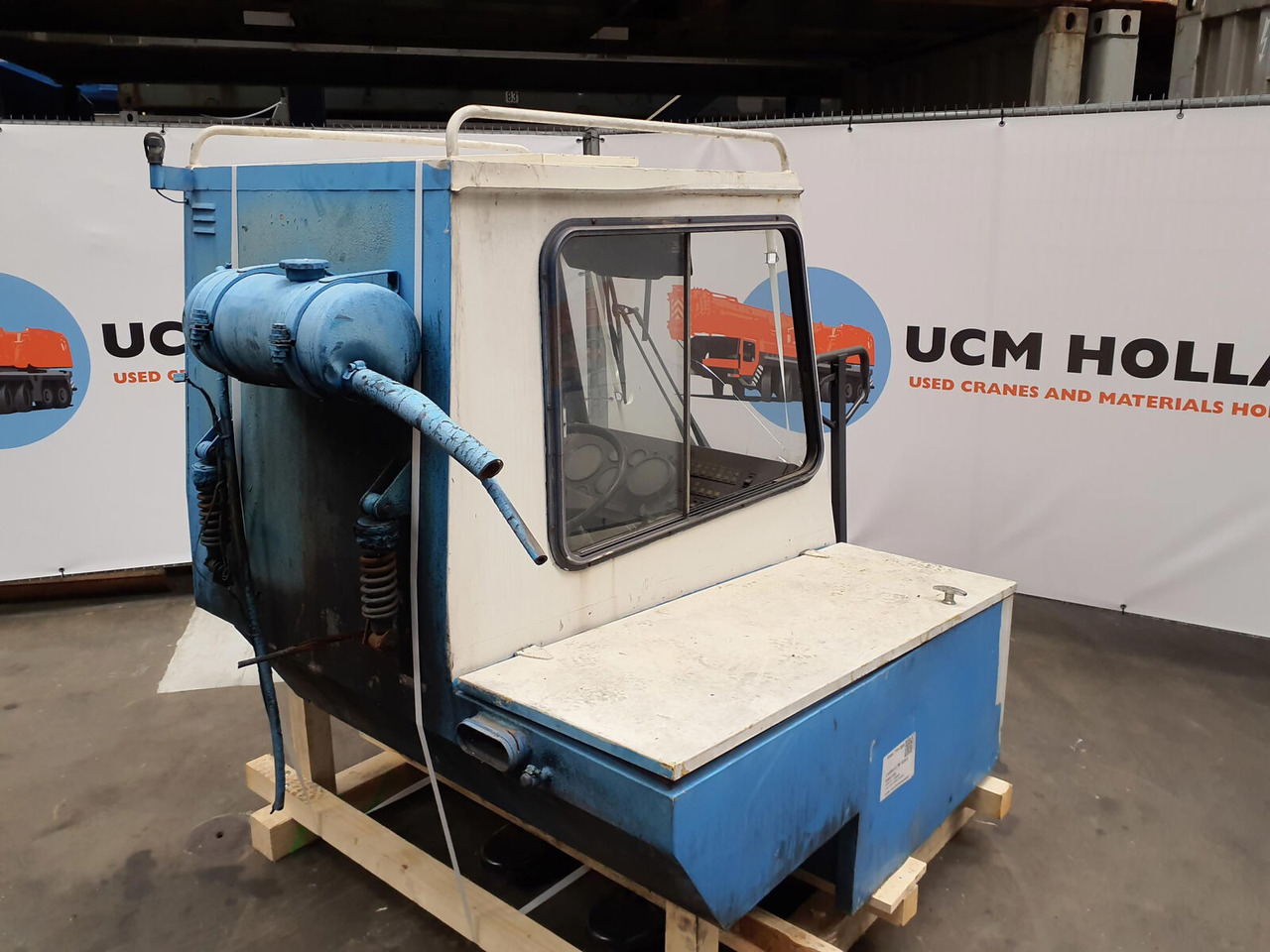 Liebherr LTM 1035/3 lower cabin - Cab for Mobile crane: picture 4 Liebherr LTM 1035/3 lower cabin - Cab for Mobile crane: picture 4