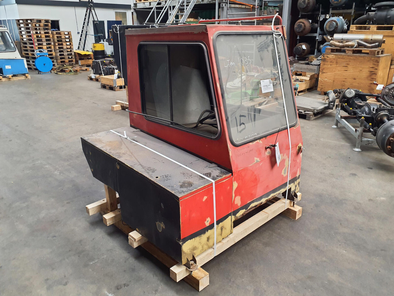 Cab for Mobile crane Liebherr LTM 1035 lower cabin: picture 7 Cab for Mobile crane Liebherr LTM 1035 lower cabin: picture 7