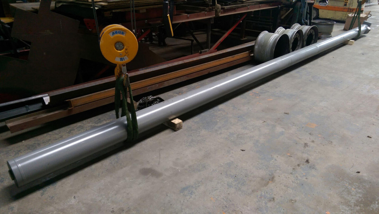 Liebherr LTM 1045-3.1 telescopic cylinder single - Hydraulic cylinder for Mobile crane: picture 3 Liebherr LTM 1045-3.1 telescopic cylinder single - Hydraulic cylinder for Mobile crane: picture 3
