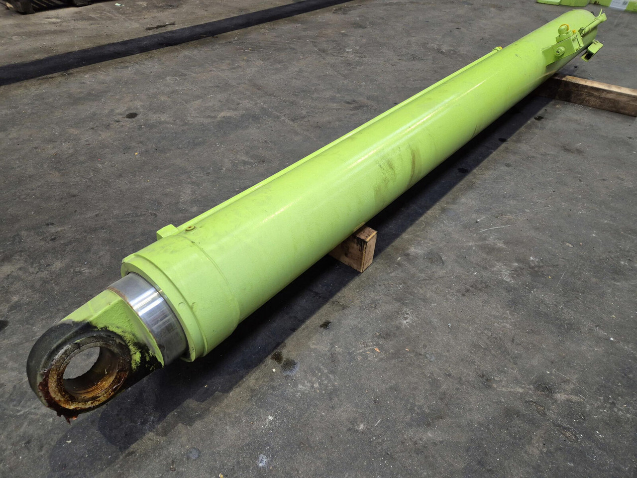 Liebherr LTM 1050-3.1 boom cylinder - Hydraulic cylinder for Crane: picture 4 Liebherr LTM 1050-3.1 boom cylinder - Hydraulic cylinder for Crane: picture 4