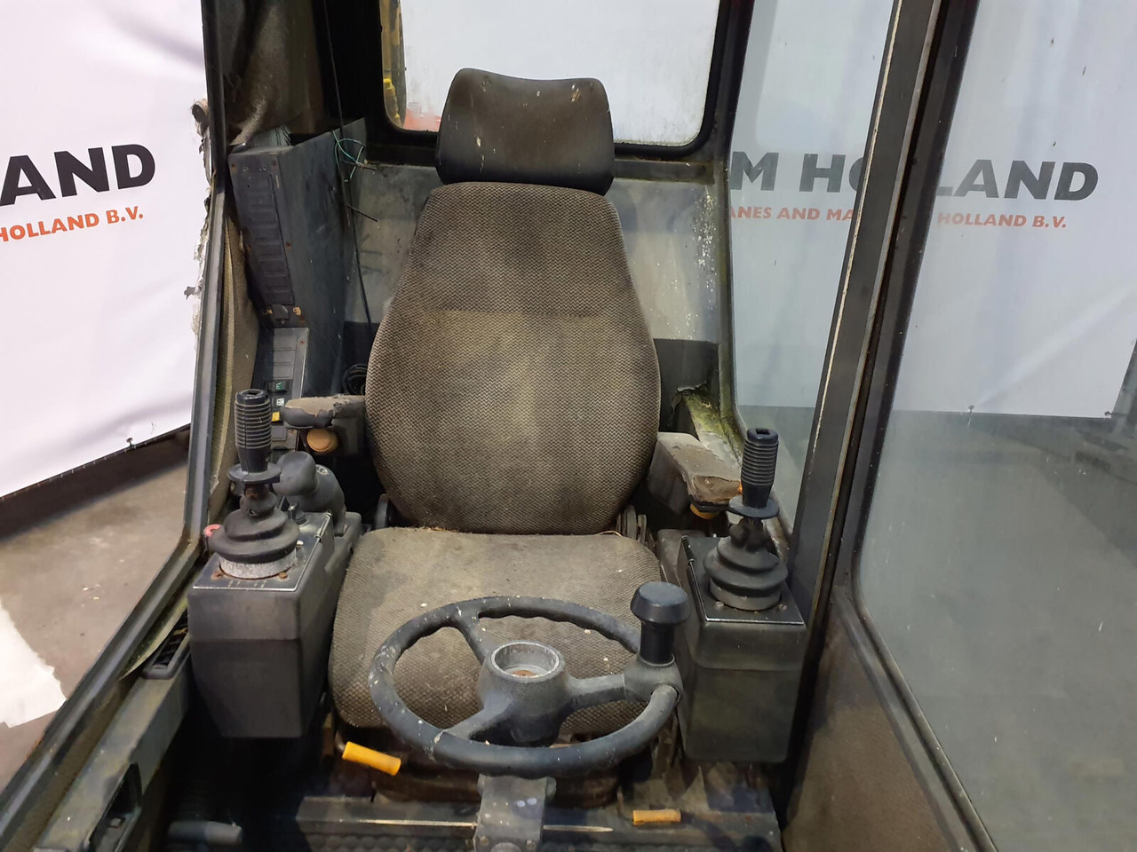 Liebherr LTM 1050 upper cabine - Cab for Crane: picture 5 Liebherr LTM 1050 upper cabine - Cab for Crane: picture 5