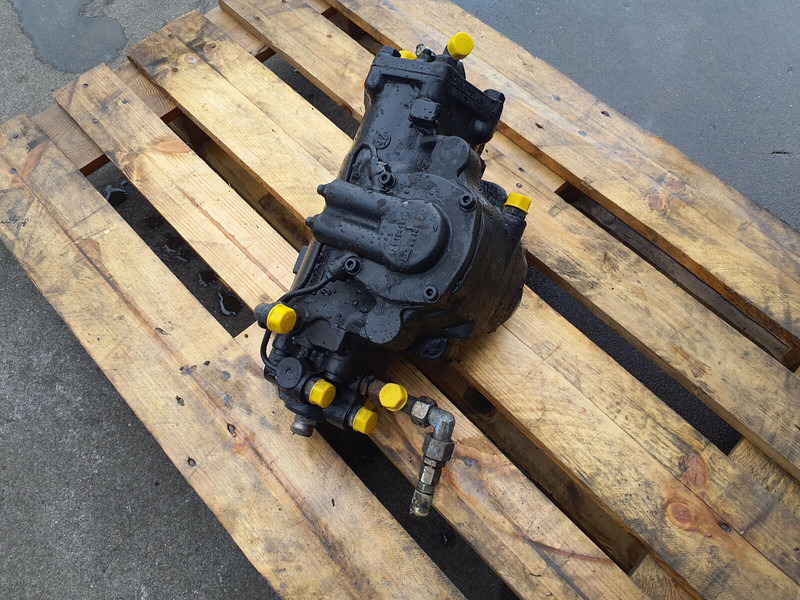 Liebherr LTM 1060-2 steering gear - Steering column for Crane: picture 1 Liebherr LTM 1060-2 steering gear - Steering column for Crane: picture 1