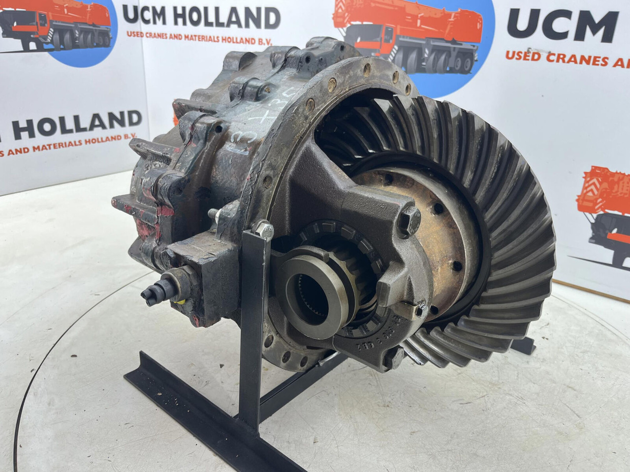 Liebherr LTM 1160 drive through differential 13x35 axle 5 - Differential gear for Mobile crane: picture 1 Liebherr LTM 1160 drive through differential 13x35 axle 5 - Differential gear for Mobile crane: picture 1