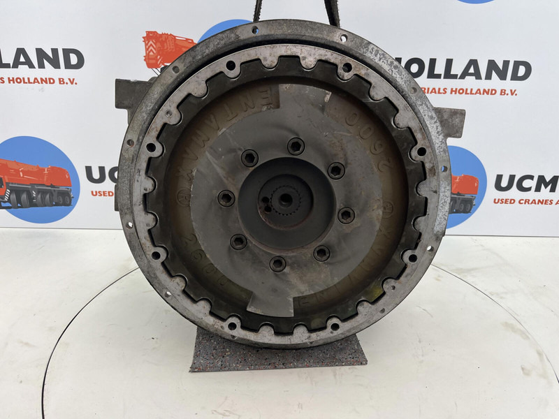 Liebherr LTM 1200/1 Distributor gearbox with coupling - Gearbox for Crane: picture 1 Liebherr LTM 1200/1 Distributor gearbox with coupling - Gearbox for Crane: picture 1