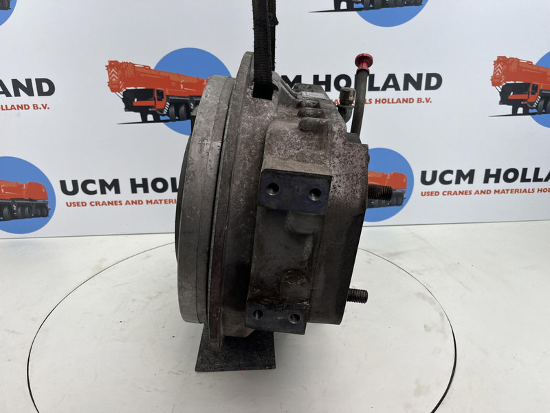 Liebherr LTM 1200/1 Distributor gearbox with coupling - Gearbox for Crane: picture 2 Liebherr LTM 1200/1 Distributor gearbox with coupling - Gearbox for Crane: picture 2