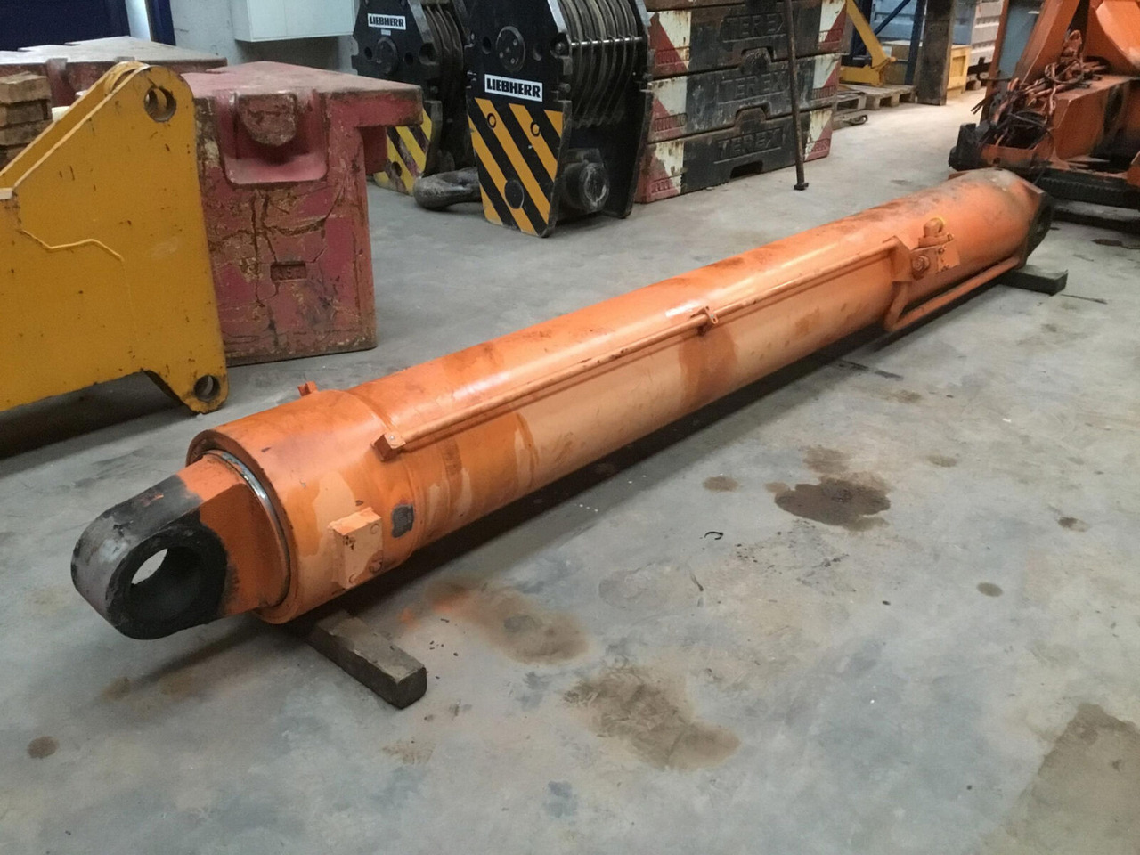 Liebherr LTM 1200/1 boom cylinder - Hydraulic cylinder for Mobile crane: picture 1 Liebherr LTM 1200/1 boom cylinder - Hydraulic cylinder for Mobile crane: picture 1