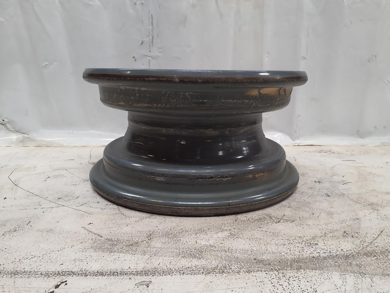 Liebherr Rim 445/95R25 10 12 1p - Rim for Crane: picture 3 Liebherr Rim 445/95R25 10 12 1p - Rim for Crane: picture 3