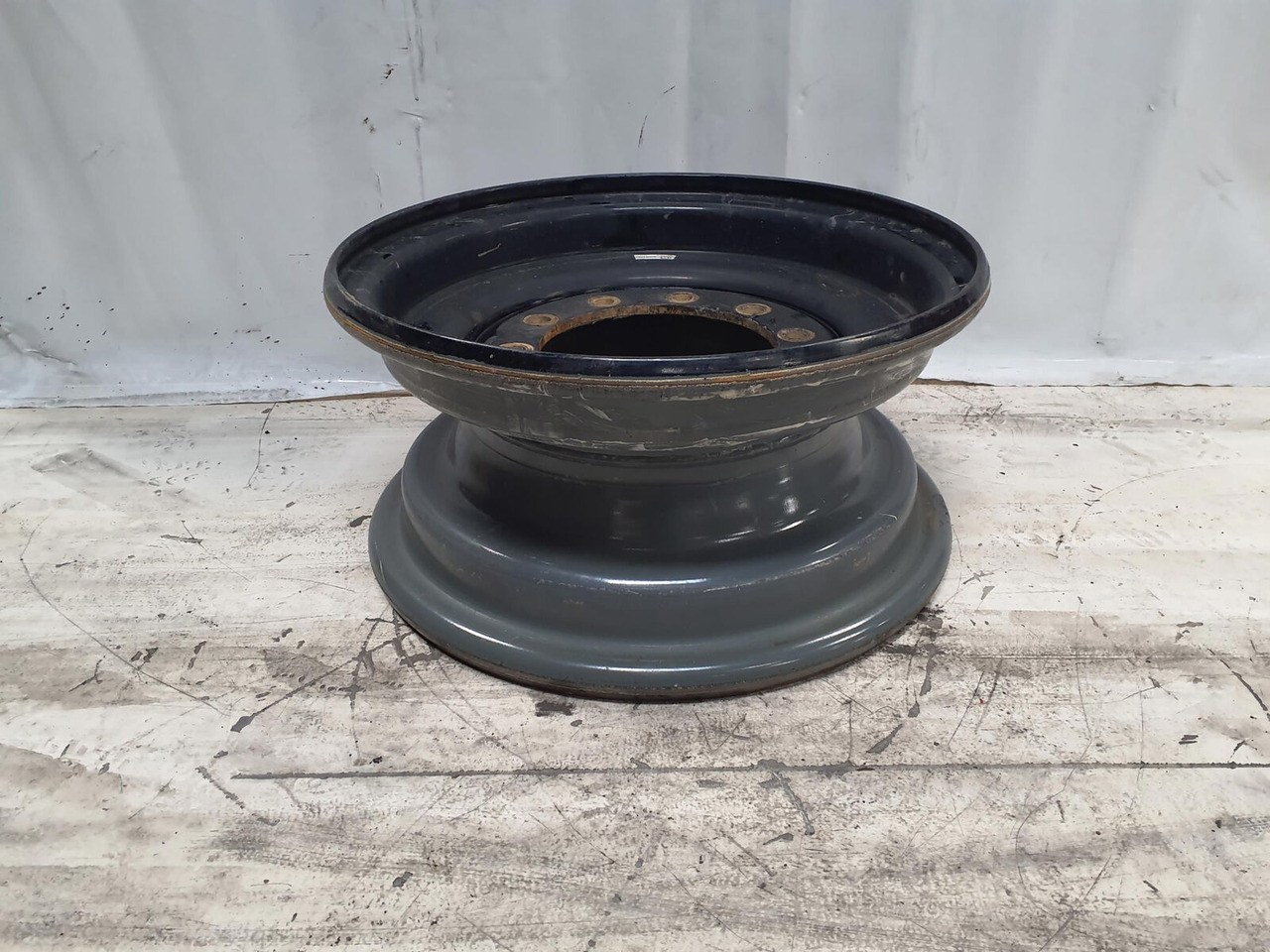 Liebherr Rim 445/95R25 10 12 1p - Rim for Crane: picture 3 Liebherr Rim 445/95R25 10 12 1p - Rim for Crane: picture 3