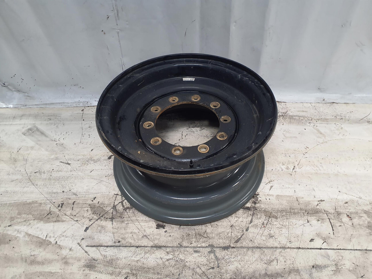 Liebherr Rim 445/95R25 10 12 1p - Rim for Crane: picture 1 Liebherr Rim 445/95R25 10 12 1p - Rim for Crane: picture 1