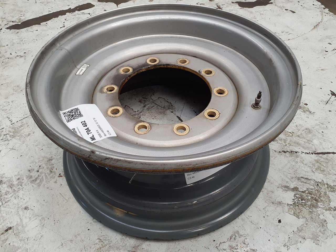 Liebherr Rim 445/95R25 10 12 1p - Rim for Crane: picture 1 Liebherr Rim 445/95R25 10 12 1p - Rim for Crane: picture 1