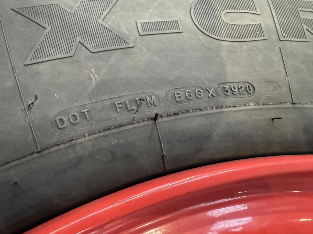 Liebherr Wheel 445/95R25 10 12 1p - Wheel and tire package for Crane: picture 5 Liebherr Wheel 445/95R25 10 12 1p - Wheel and tire package for Crane: picture 5