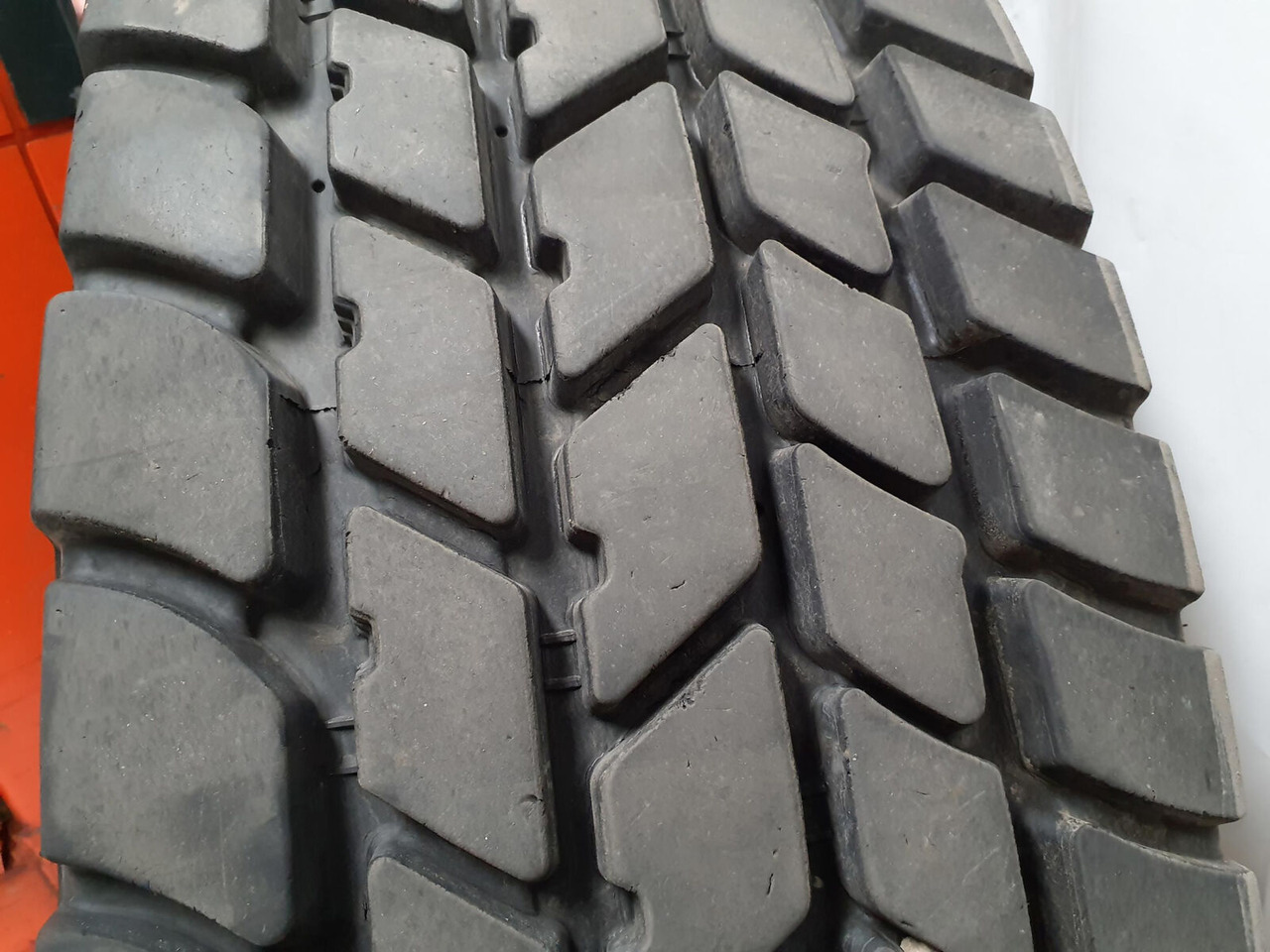 Michelin Wheel 445/95R25 10 12 1p - Wheel and tire package: picture 5 Michelin Wheel 445/95R25 10 12 1p - Wheel and tire package: picture 5