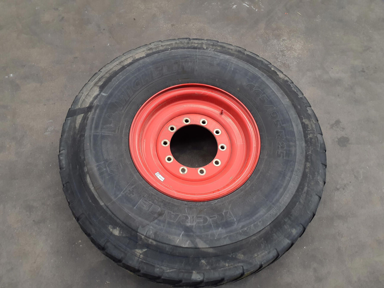 Michelin Wheel 445/95R25 10 12 1p - Wheel and tire package: picture 2 Michelin Wheel 445/95R25 10 12 1p - Wheel and tire package: picture 2