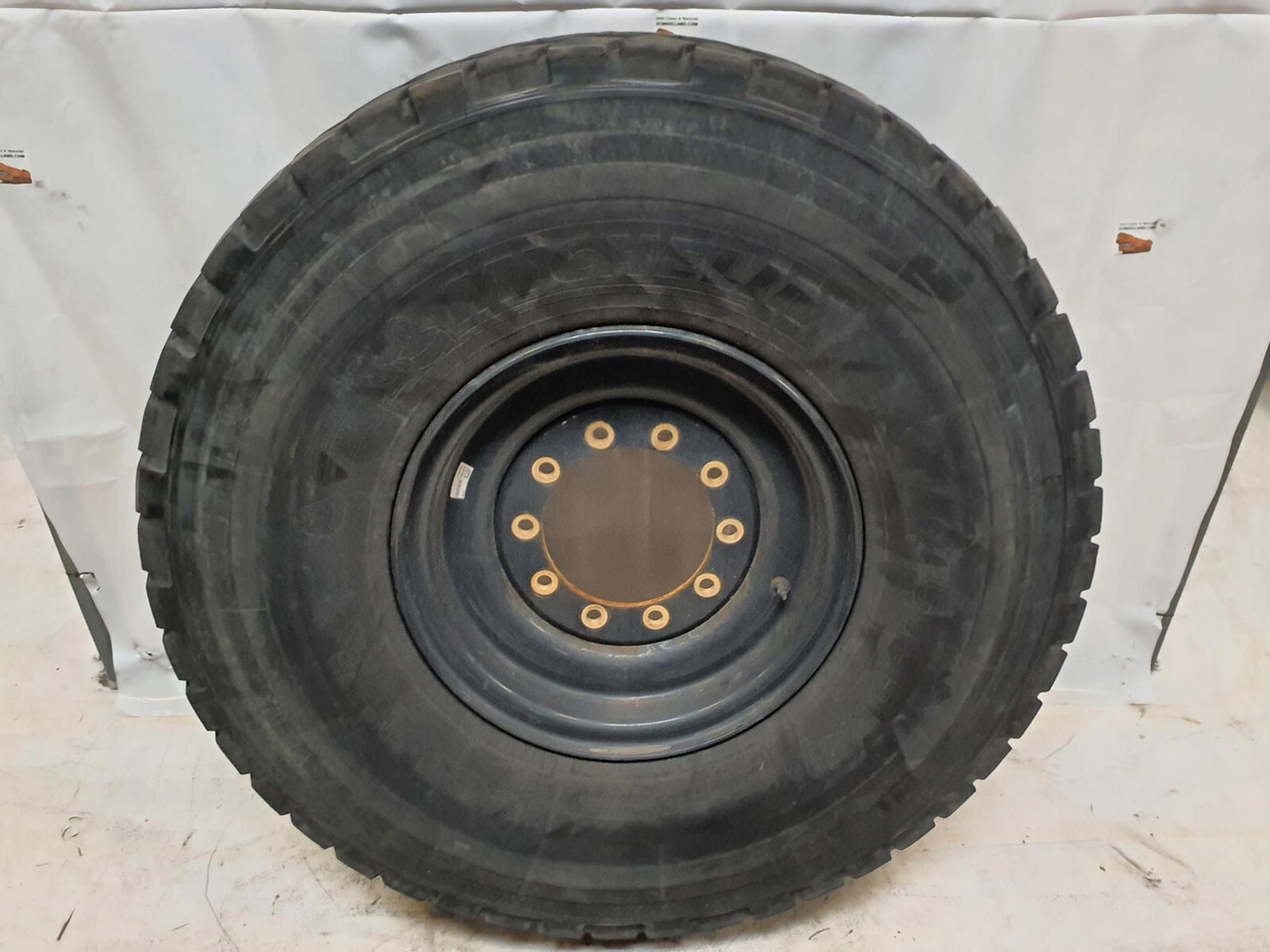 Michelin Wheel 445/95R25 10 12 1p - Wheel and tire package: picture 2 Michelin Wheel 445/95R25 10 12 1p - Wheel and tire package: picture 2