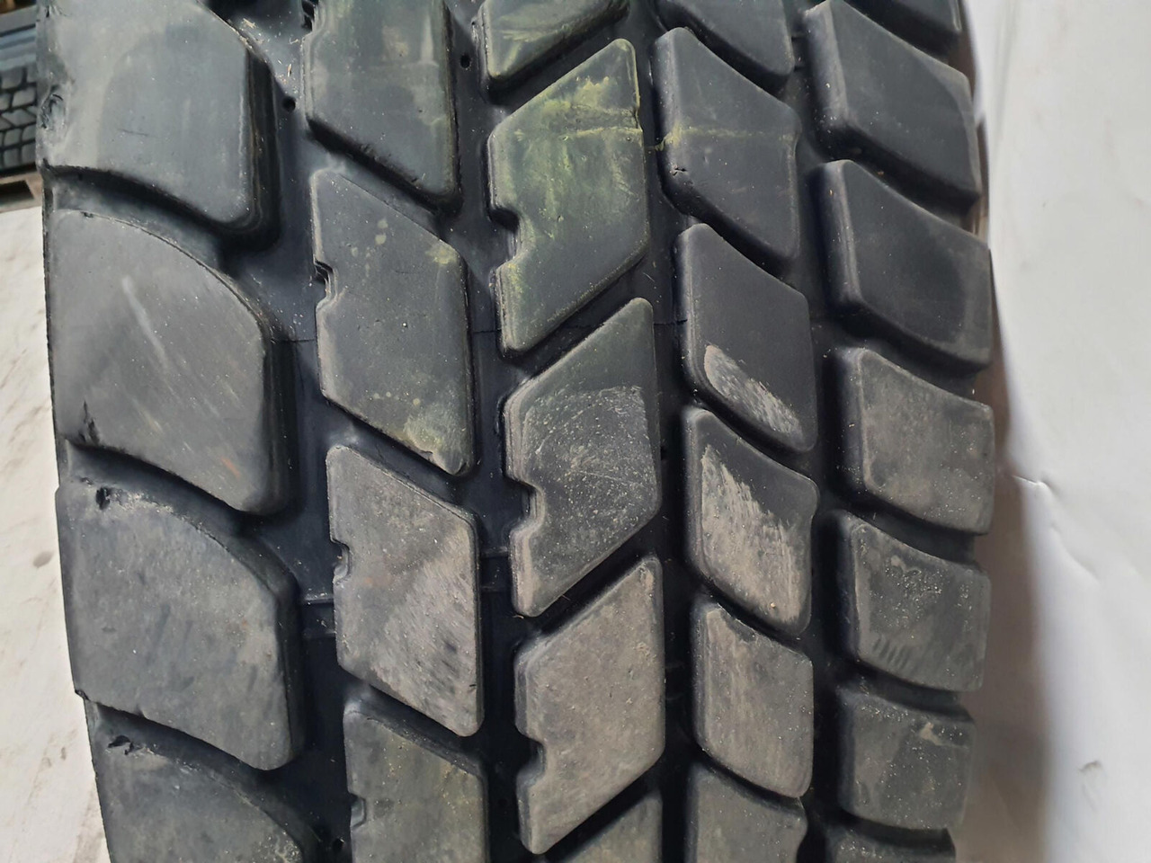 Michelin Wheel 445/95R25 10 12 1p - Wheel and tire package: picture 5 Michelin Wheel 445/95R25 10 12 1p - Wheel and tire package: picture 5
