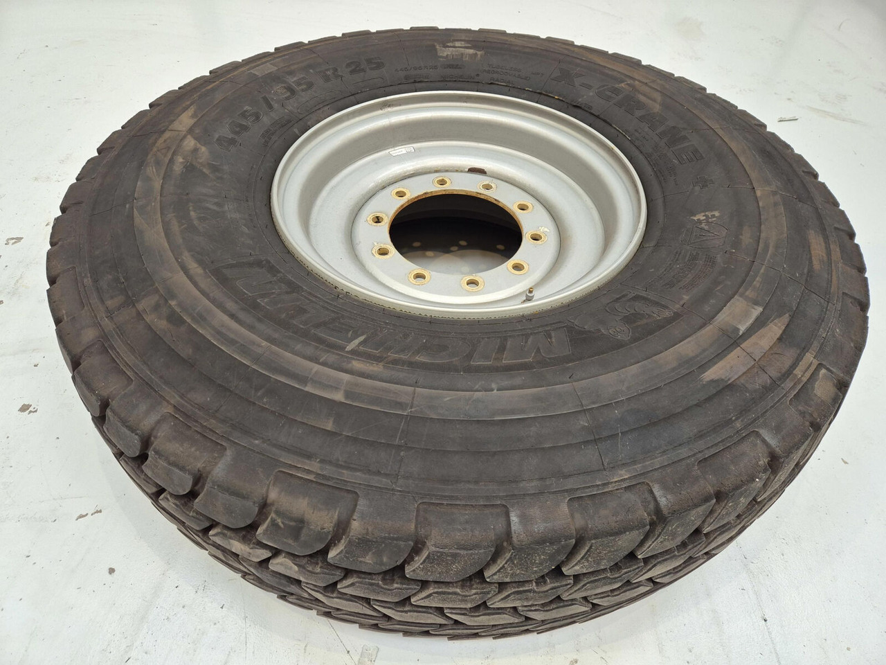 Michelin Wheel 445/95R25 10 12 1p - Wheel and tire package: picture 1 Michelin Wheel 445/95R25 10 12 1p - Wheel and tire package: picture 1