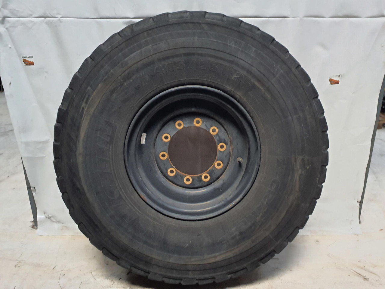 Michelin Wheel 445/95R25 10 12 1p - Wheel and tire package: picture 2 Michelin Wheel 445/95R25 10 12 1p - Wheel and tire package: picture 2